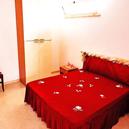 Depandance In Gd Apartment *